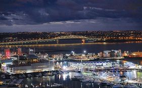 Magnificent Skytower, Sea, Habour View In Cbd
